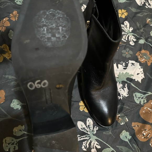 Vince Camuto booties - Picture 3 of 5